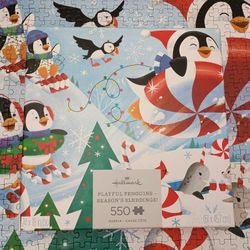 3/$10 🌟 Hallmark Playful Penguins Season's Sleddings 550 Piece Puzzle