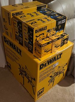 DeWalt TableSaw / 4 AH Batt / 6 AH Batt / 4-Tool Combo / BandSaw mega bundle