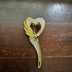 Beautiful Vintage Gold Tone Stylized Twisted Rhinestone Heart Brooch Pin  2.5”