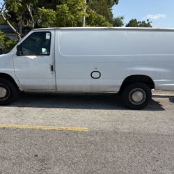 1999 Ford E-350