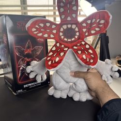 Stranger Things DEMOGORGON 12" Feature Plush w/ Opening Mouth & Sound on Netflix