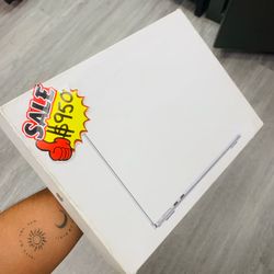 MacBook Air M3 256GB 8GBram