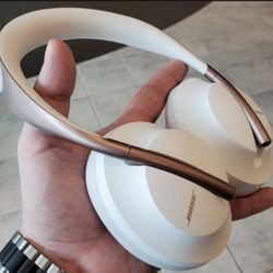 Bose Headphones Limited Edition Rose Gold 700