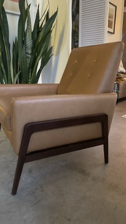 Brown leather great accent chair