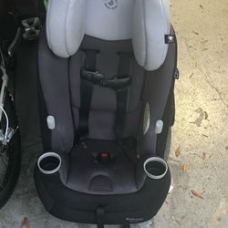 Maxi cosi car booster seat