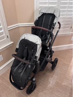 Uppa Baby Vista V2 + CarSeat + Accessories