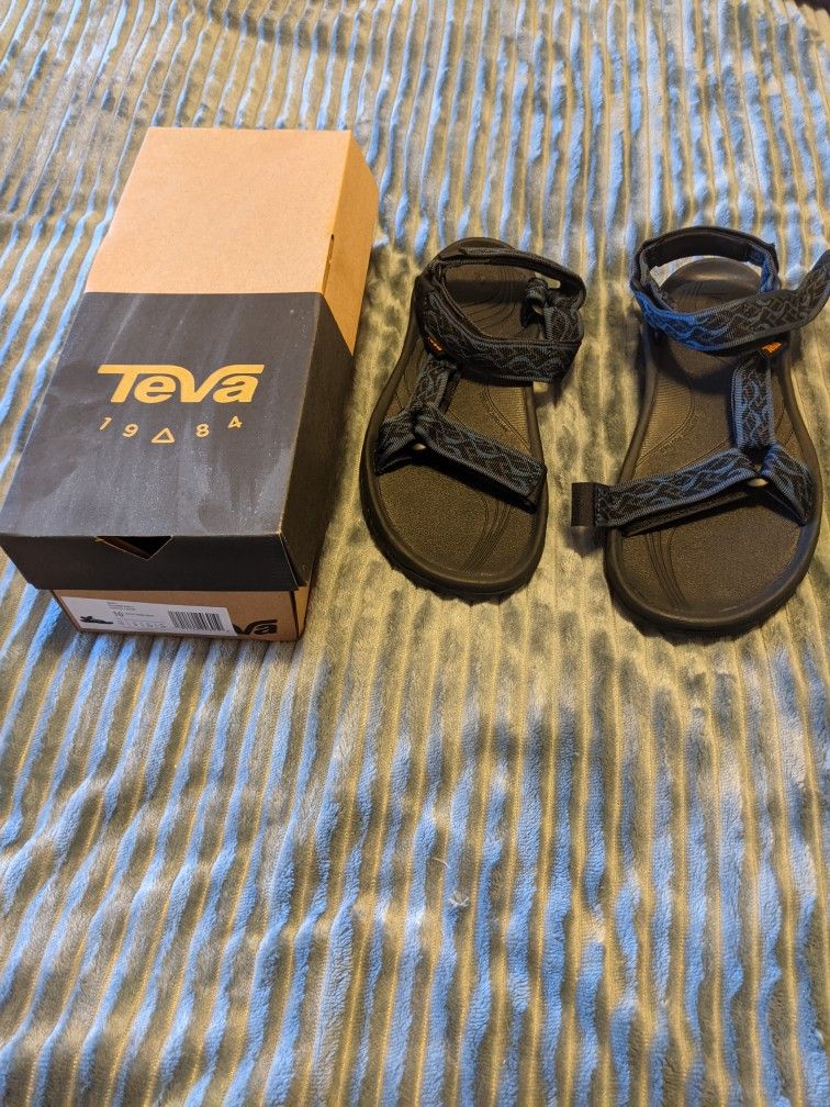 Teva men's Hurricane 4 Sandals Size 10