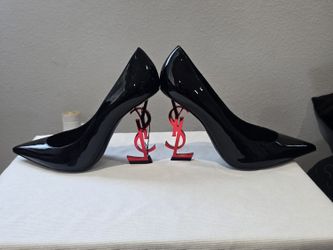 Saint Laurent Patent Leather Pumps