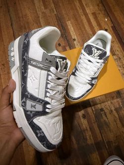 Grey LV TRAINER