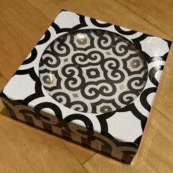 Designer set of 4 dessert plates embellished with 14k gold 