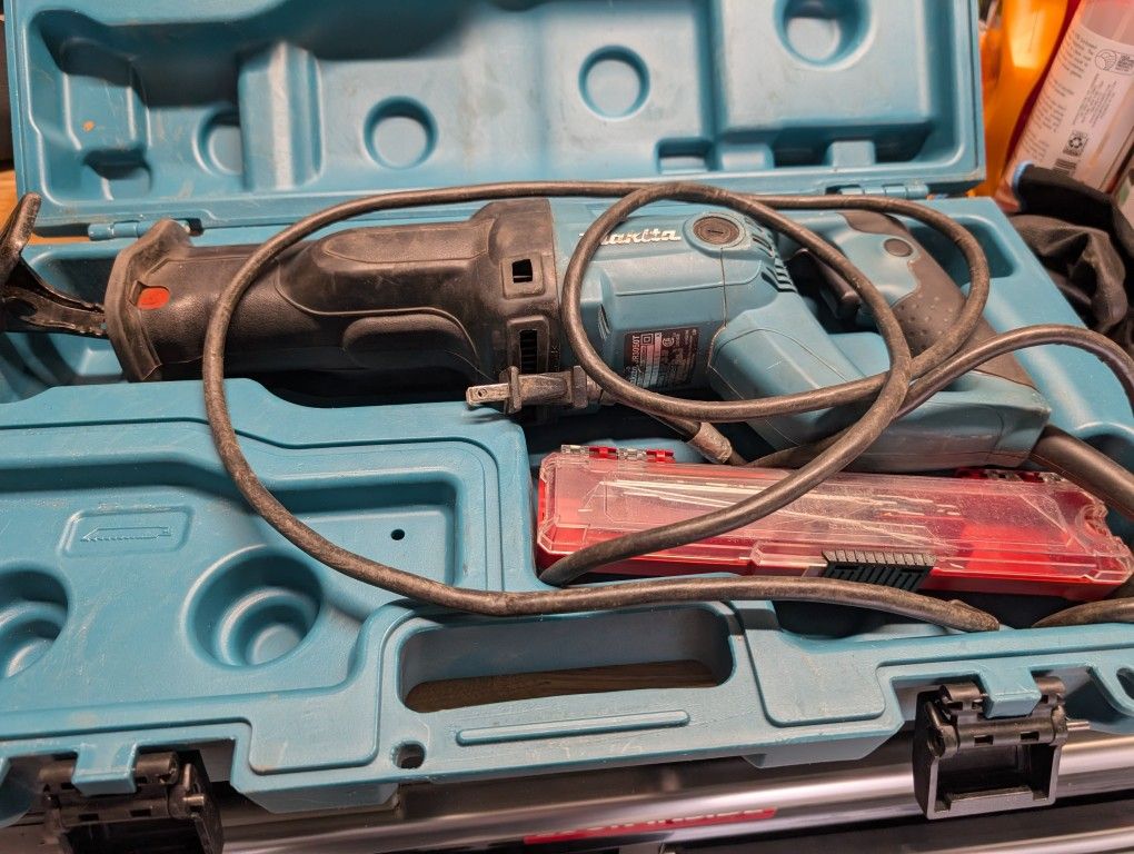 Makita JR3050T Sawzaw