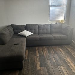 Pull Out Couch . Its A Full Bed !!