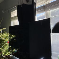 32” onn roku tv perfect condition just upgrading 