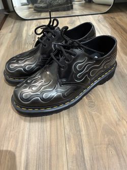 Dr martens size 9