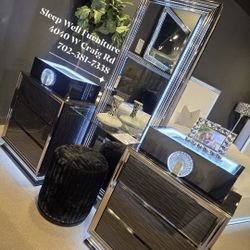 💕 Make Up Vanity stations ✨️Furniture Sectionals, Bedrooms, Dining 