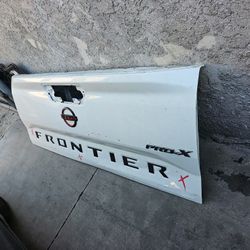 Tailgate Nissan Promax 24