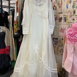 Vintage off white wedding dress and Veil