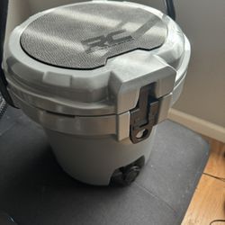 Rough Country 2.5 Gallon Cooler With Spigot