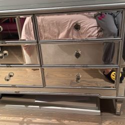 Mirrored Vanity Unit  - $50