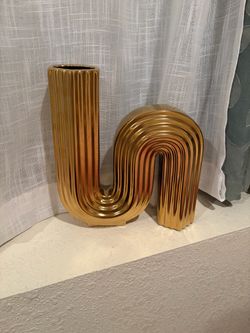 Gold Vase new