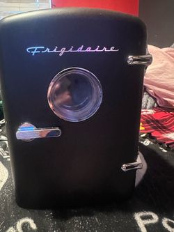 Mini fridge