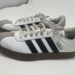 Adidas VL Court  Size 8 Women 
