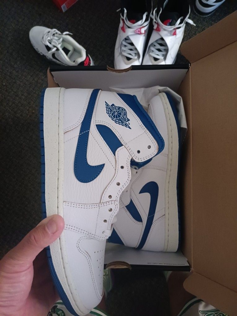 Jordan 1 Mid Top SE