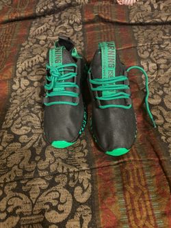 Black And Green Fashionable Sneakers Size 6.5