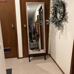 Stand Up Mirror