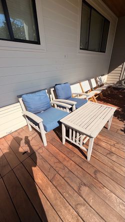 2 outdoor chairs + table