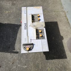 Router Table With Router