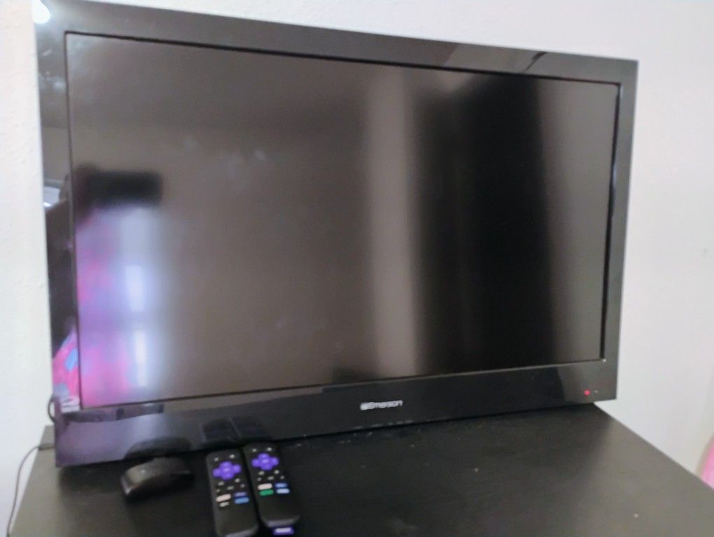 32 Emerson HDTV