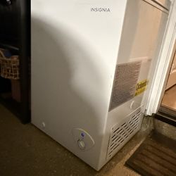 Insignia Chest Freezer