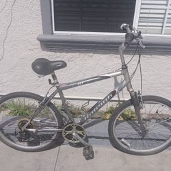 Men's 26" Raleigh Sc30 Commuter Bike 
