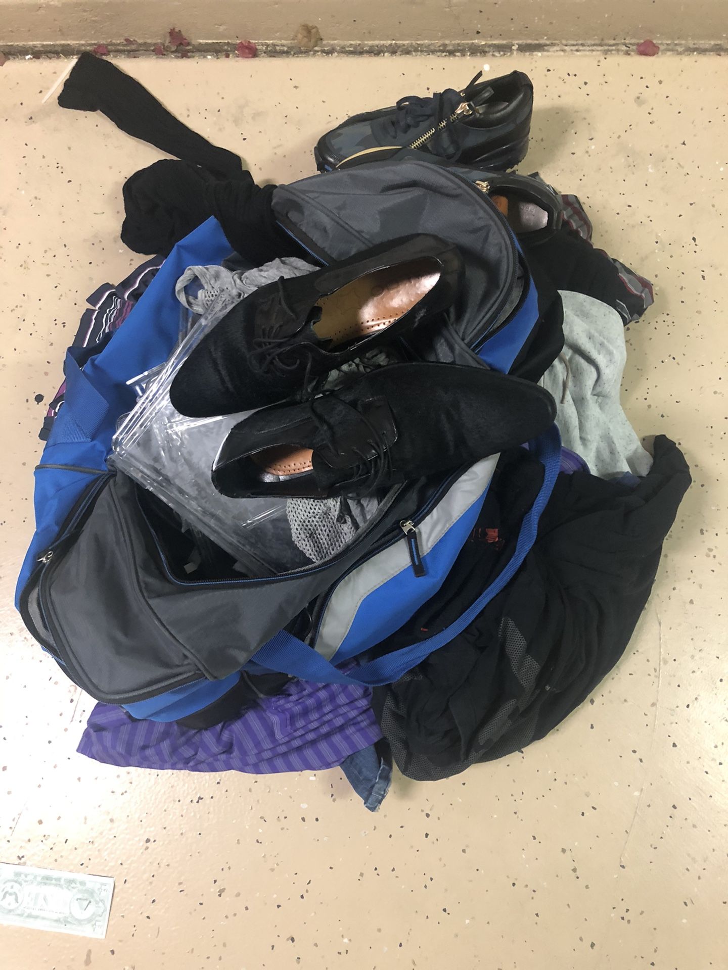 Free Men’s Clothes, Shoes & a Bag