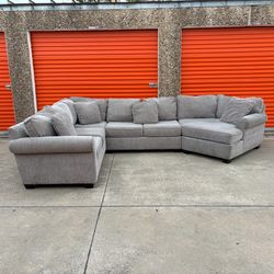 FREE DELIVERY! Light Beige Sectional Couch
