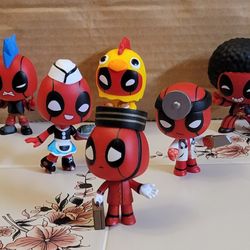 Set of Deadpool figurines