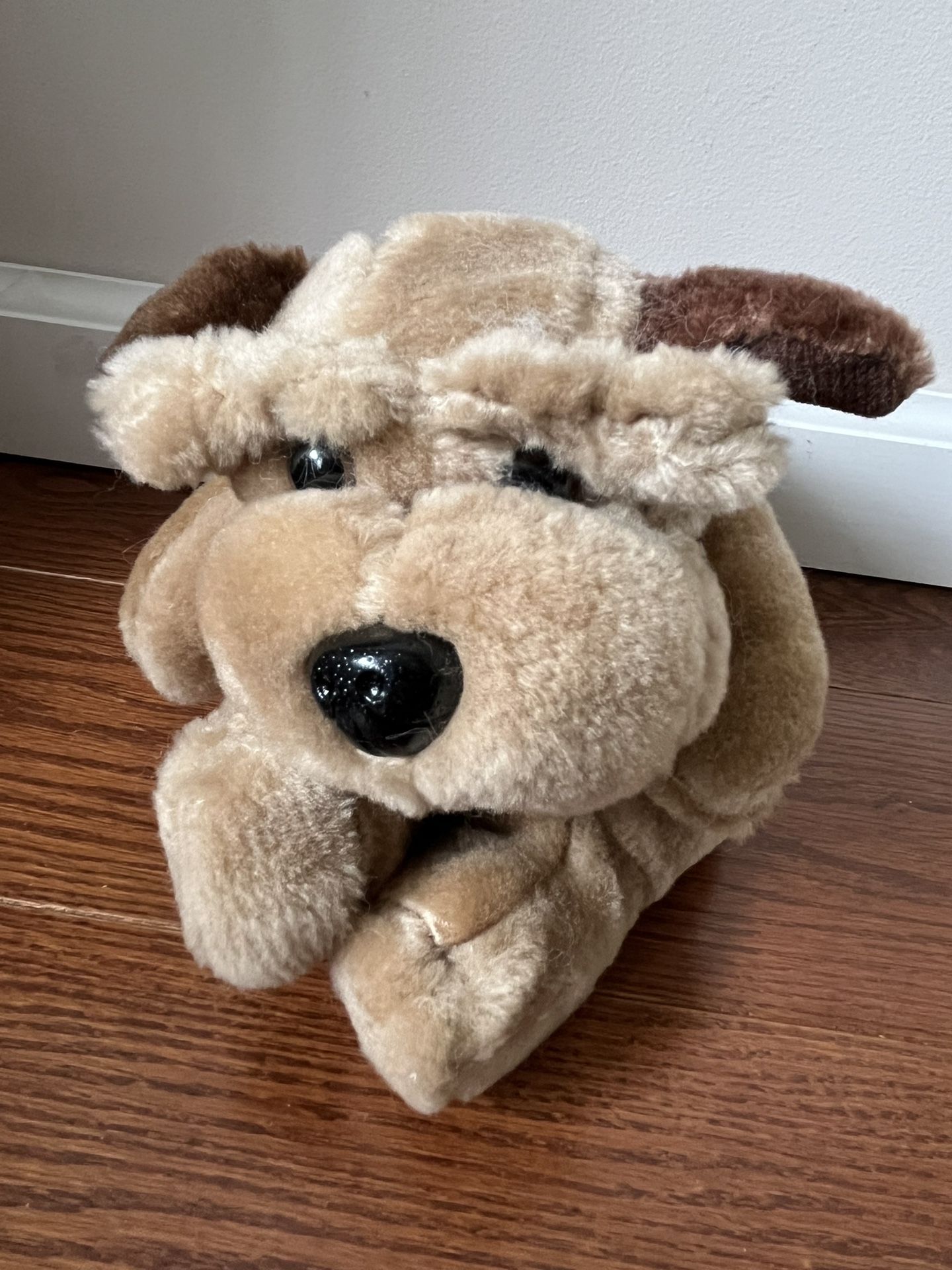 1986 Raffoler Brown, Plush Puppy With Droopy Eyes And Wrinkle Features New