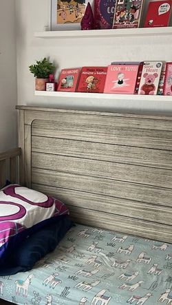 Crib, All Panels And Hardware