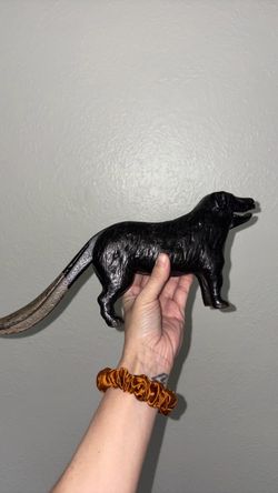 Cast iron dog
