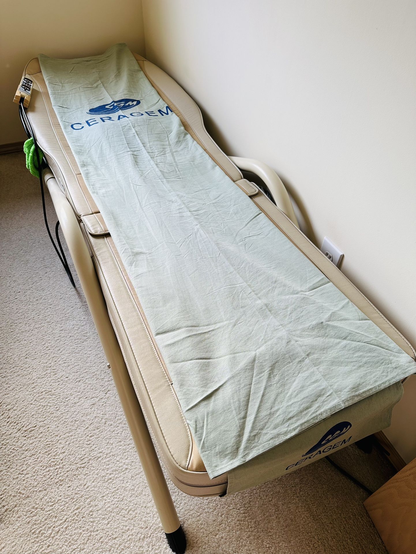 CERAGEM Therapeutic Thermal Massage Bed