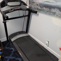 NordicTrack C700 Treadmill 2 1 2 Ph 450 for Sale in Kelso WA OfferUp