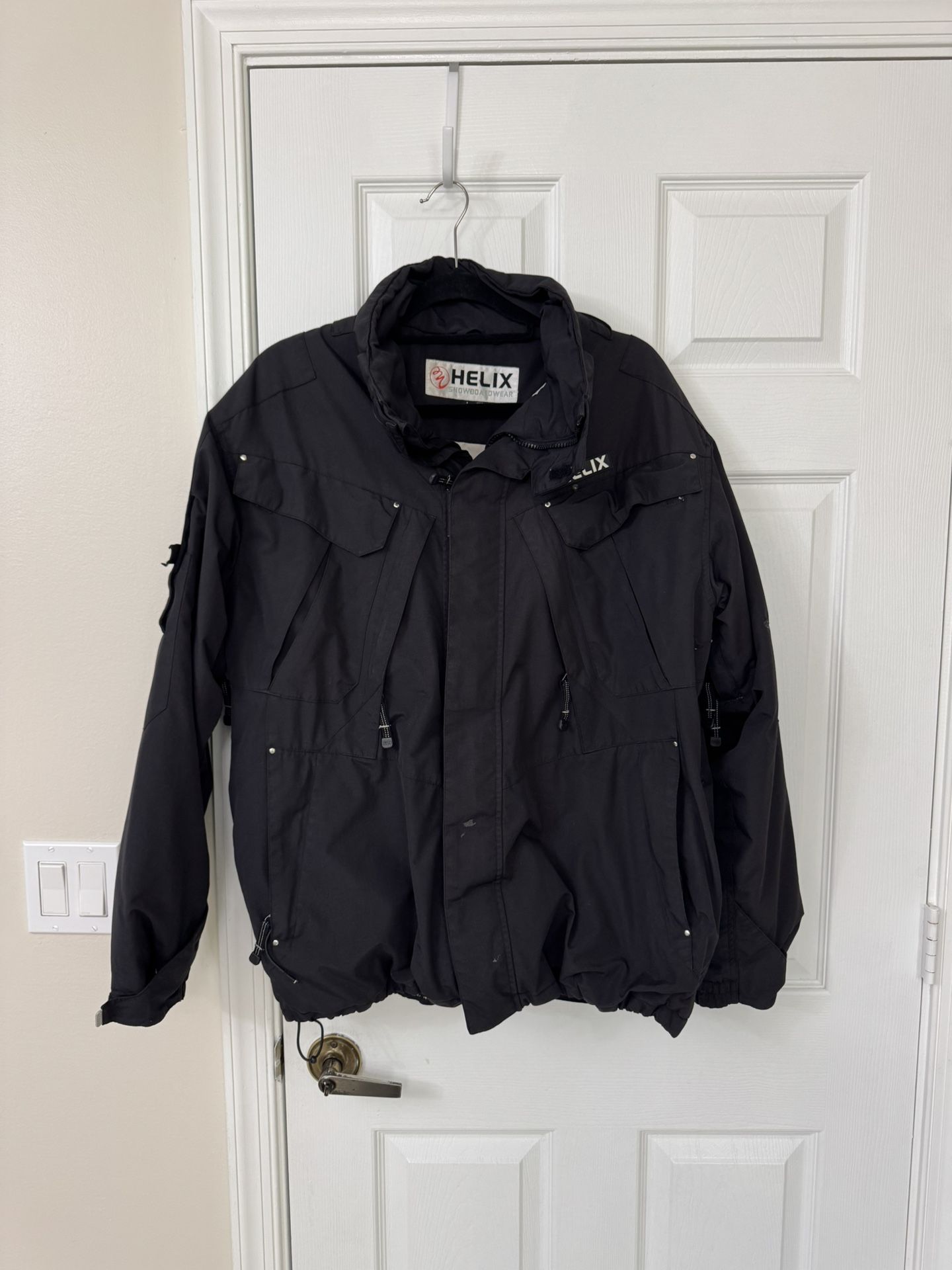 Men’s Size Large Helix Ski/Snowboard Jacket Located In Weston