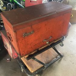 Vintage snap on toolbox