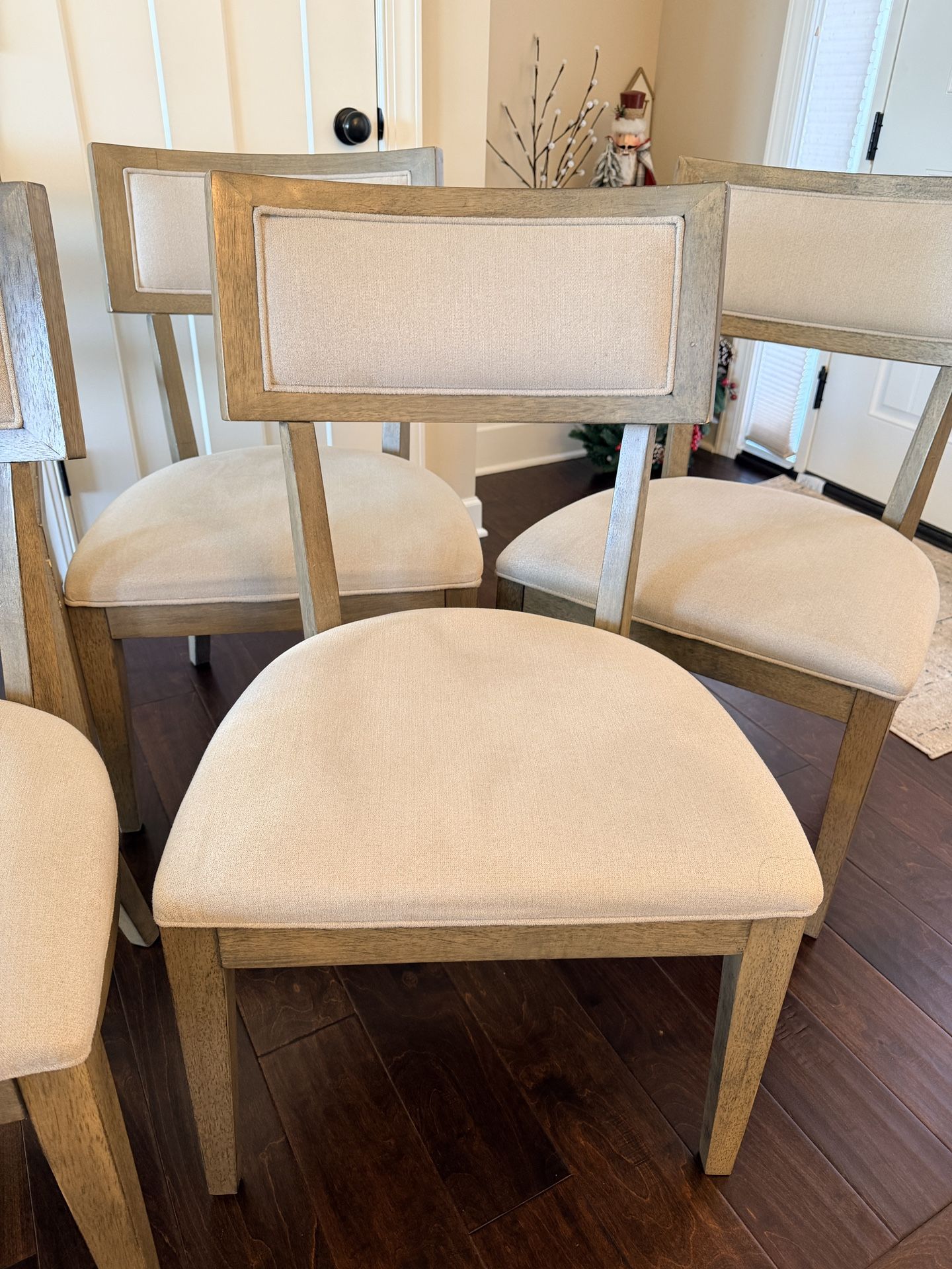 HOM Furniture 5 Dinning Chairs