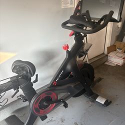 Peloton Bike (Like new)