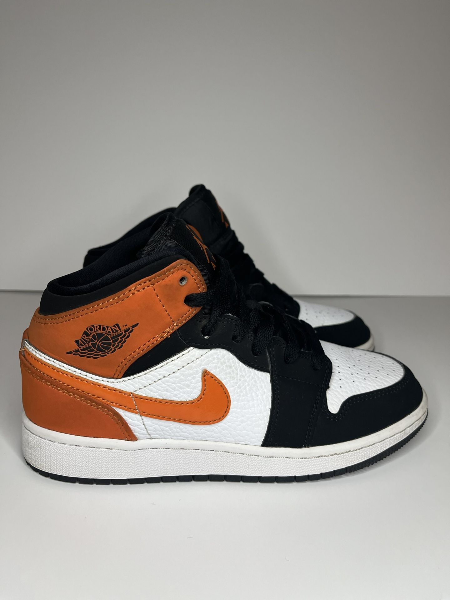 Air Jordan Air Jordan 1 Mid Shattered Backboard Black/Orange Size 4Y 554725-058