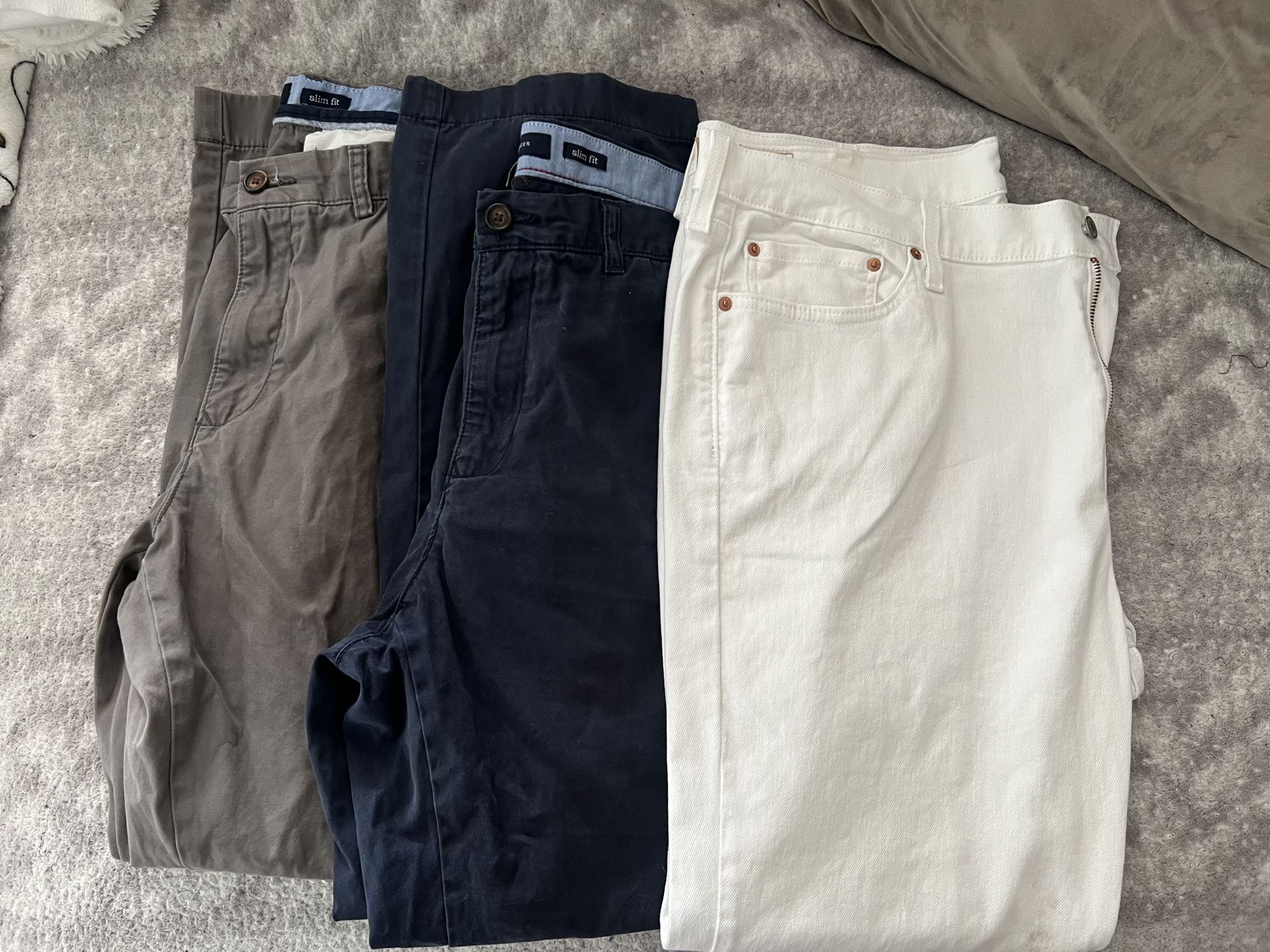 3 Pairs Of Men’s Pants (40x30)