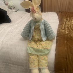 Miss Hunny Bunny All Dressed Up & Ready To Go PICK UP Near Labrea & San Vicente 90019) 