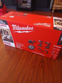 18 v Milwaukee combo Kit 6 tool